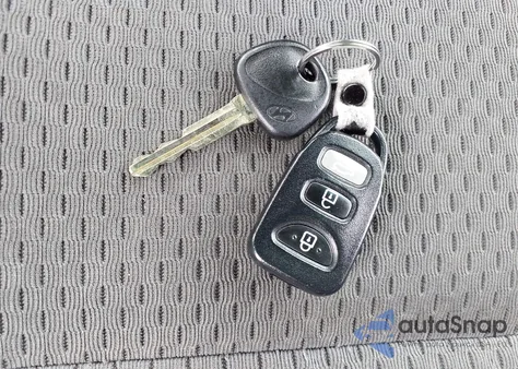 2016 Hyundai Elantra Se z USA, uszkodzony, nr VIN KMHDH4AE4GU607285